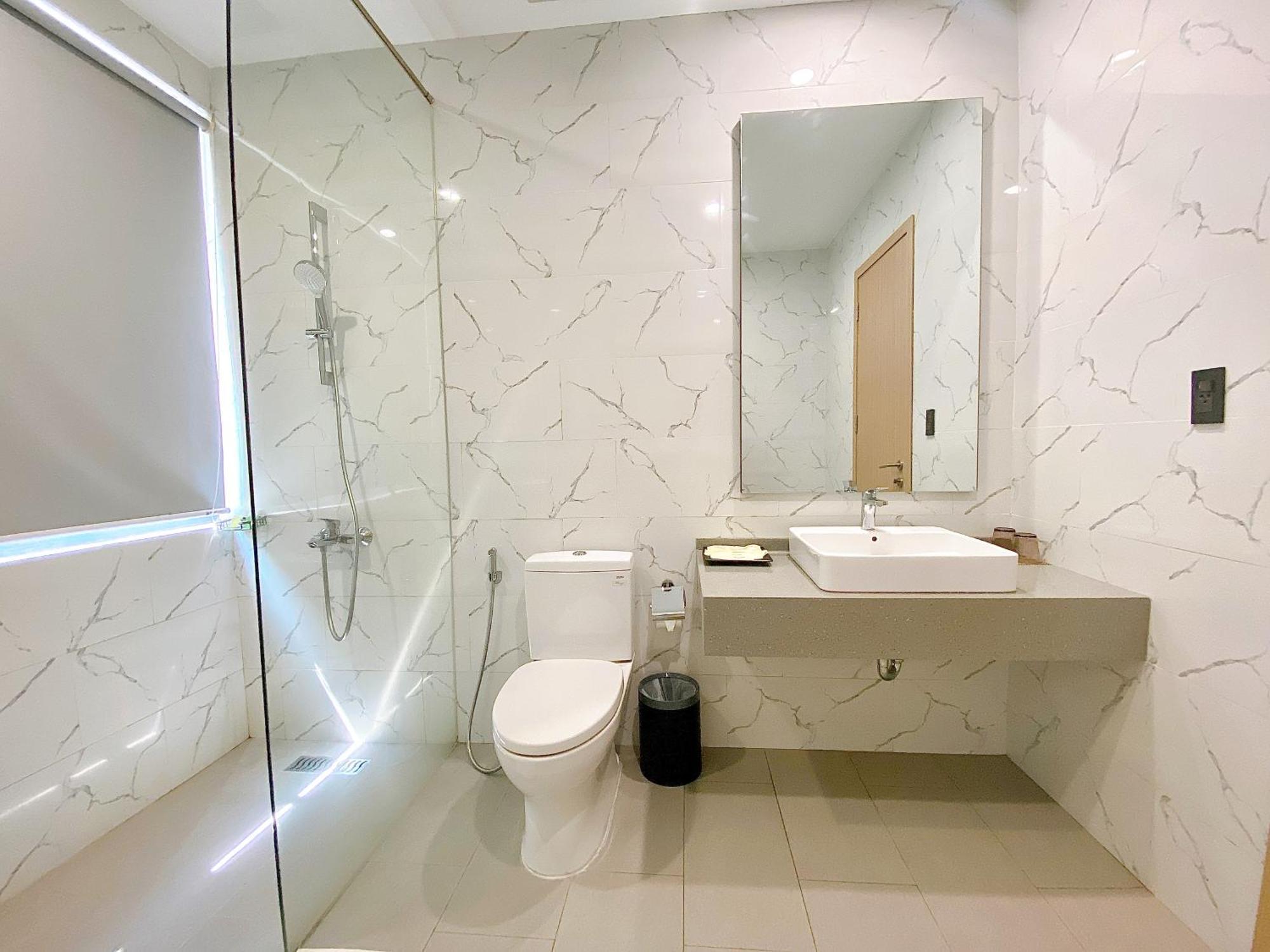 The Luxe Hotel Chau Doc Exterior photo